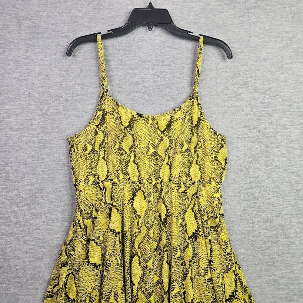 Torrid Tellow Snake Printed Midi Chiffon Pleated Dress Size 0 NWOT - Picture 3 of 9